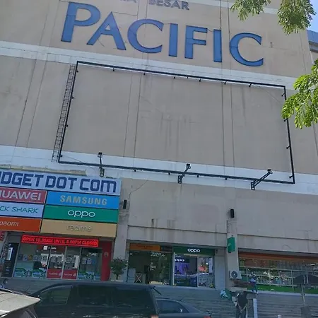 Meritus Apartment Perai Bagian luar foto